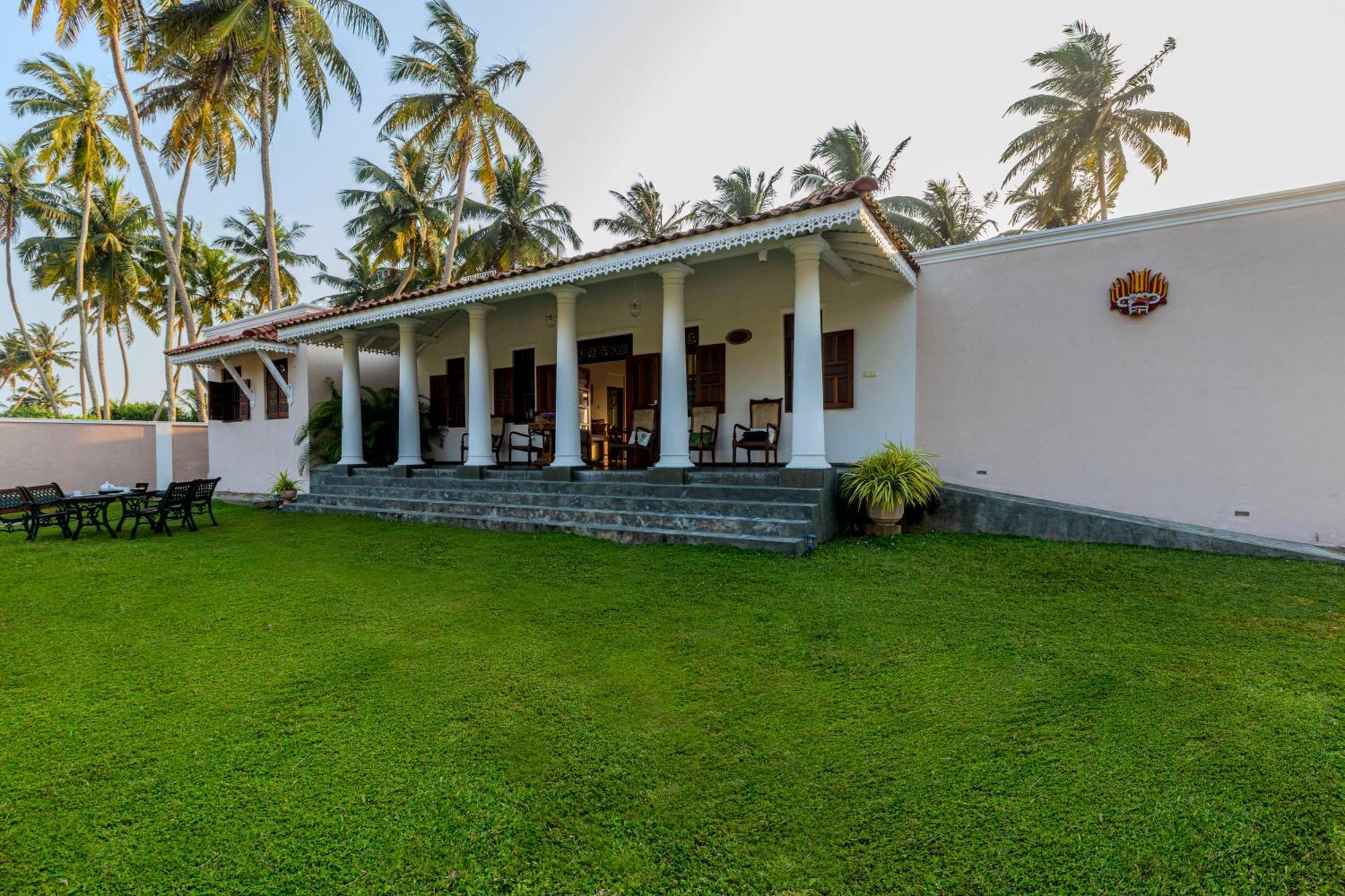 Отель House By The Sea Hikka Хиккадува Экстерьер фото