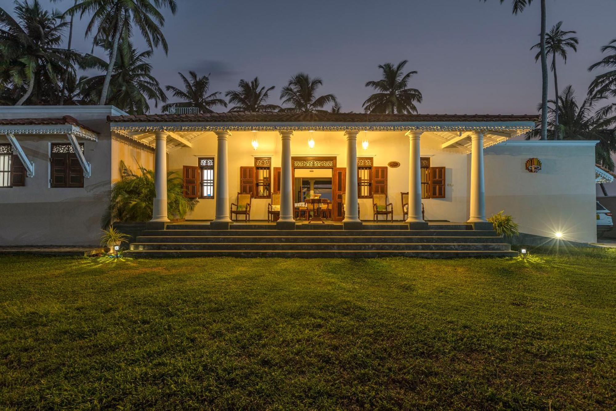 Отель House By The Sea Hikka Хиккадува Экстерьер фото